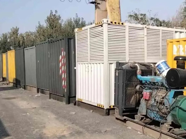 闵行200KW柴油发电机机组每小时油耗是多少?